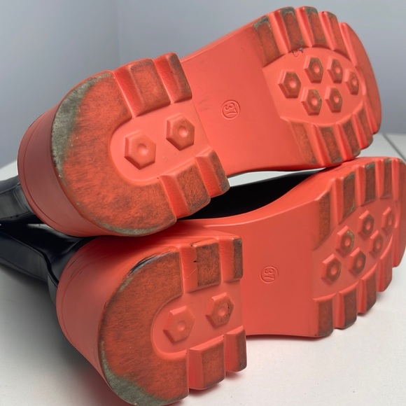 Super Trendy black ankle boot with orange sole women size 6.5. - Picture 16 of 17